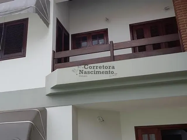 Casa com 350m² 3 quartos e 5 banheiros, à venda, no bairro Jardim Santa Maria em Jacareí