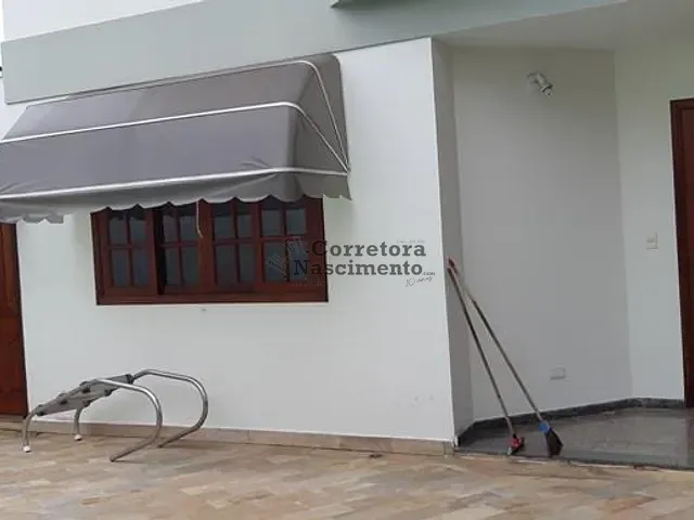 Casa com 350m² 3 quartos e 5 banheiros, à venda, no bairro Jardim Santa Maria em Jacareí