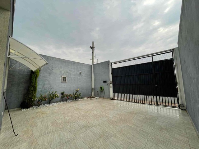 Casa com 175m² 3 quartos e 2 banheiros, à venda, no bairro Loteamento Residencial e Comercial Flamboyant em Pindamonhangaba