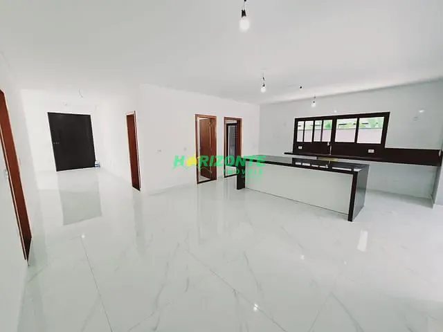 Casa com 300m² 4 quartos e 7 banheiros, à venda, no bairro Condomínio Residencial Monte Carlo em São José dos Campos