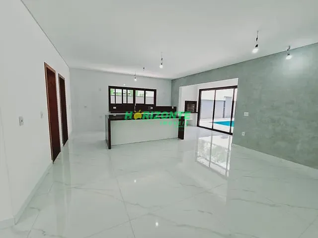 Casa com 300m² 4 quartos e 7 banheiros, à venda, no bairro Condomínio Residencial Monte Carlo em São José dos Campos