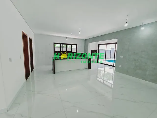 Casa com 300m² 4 quartos e 7 banheiros, à venda, no bairro Condomínio Residencial Monte Carlo em São José dos Campos
