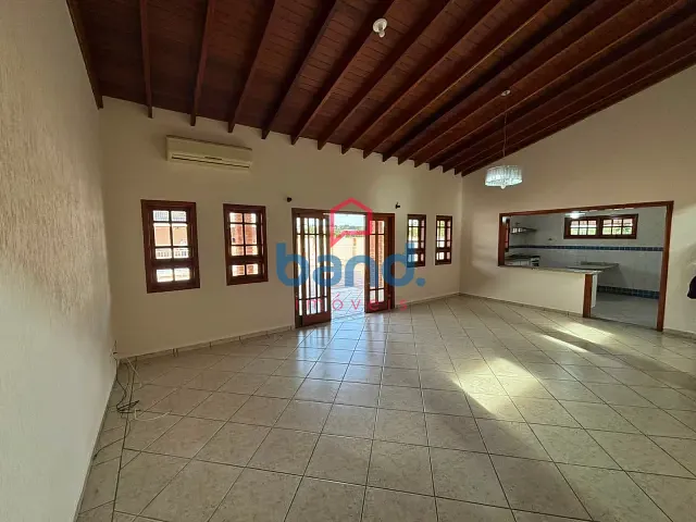Casa 3 quartos e 4 banheiros, à venda, no bairro Portal dos Bandeirantes I em Porto Feliz
