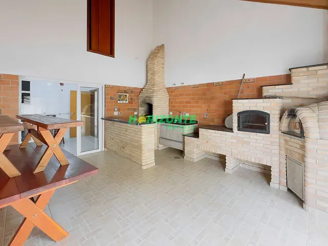 Casa 6 quartos e 7 banheiros, à venda ou para alugar, no bairro Jardim Rio Comprido em Jacareí