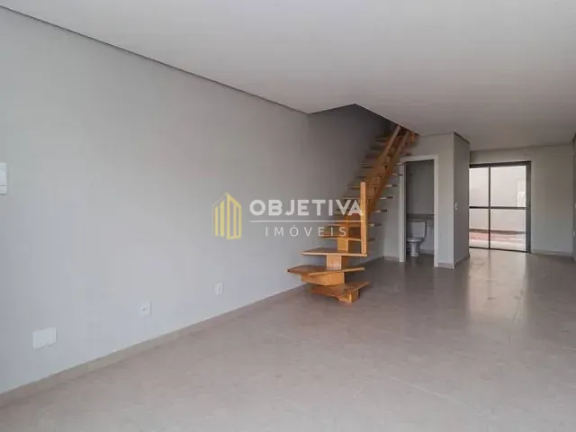 Casa 2 quartos e 3 banheiros, à venda, no bairro Hípica em Porto Alegre