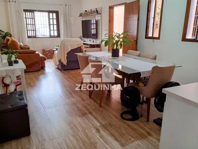 Casa com 133m² 3 quartos e 3 banheiros, à venda, no bairro Jardim Elvira em Osasco