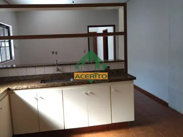 Casa com 449m² 3 quartos e 3 banheiros, à venda, no bairro São Vicente em Araçatuba
