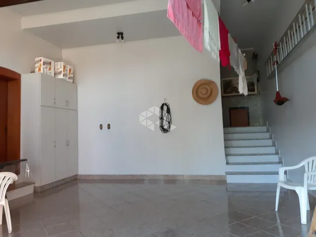 Casa 3 quartos e 3 banheiros, à venda, no bairro Floresta em Caxias do Sul