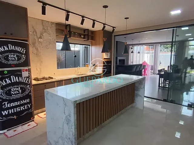 Casa com 325m² 3 quartos e 3 banheiros, à venda, no bairro Residencial das Torres em Cambé