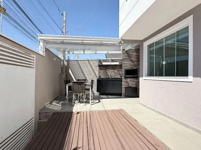 Casa com 100m² 3 quartos e 2 banheiros, para alugar, no bairro São Braz em Curitiba