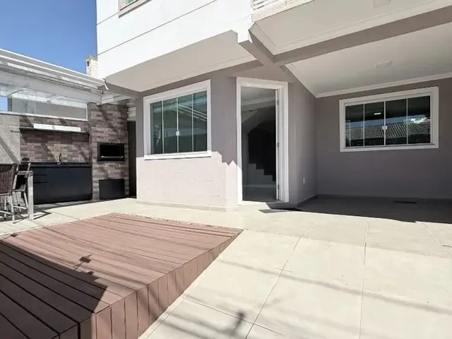 Casa com 100m² 3 quartos e 2 banheiros, para alugar, no bairro São Braz em Curitiba