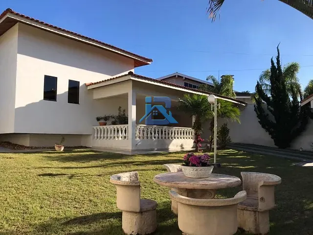 Casa com 1000m² 3 quartos e 3 banheiros, à venda, no bairro Jardim Santa Rosa em Itatiba