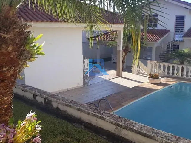 Casa com 1000m² 3 quartos e 3 banheiros, à venda, no bairro Jardim Santa Rosa em Itatiba
