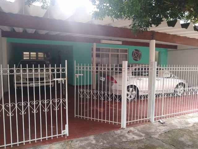 Foto do Casa - Casa com 3 dormitórios, 220 m² - venda por R$ 550.000,00 ou aluguel por R$ 2.500,00/mês - Jardim das Indústrias - São José dos Campos/SP | INDEPENDENCE NEGOCIOS IMOBILIARIOS LTDA