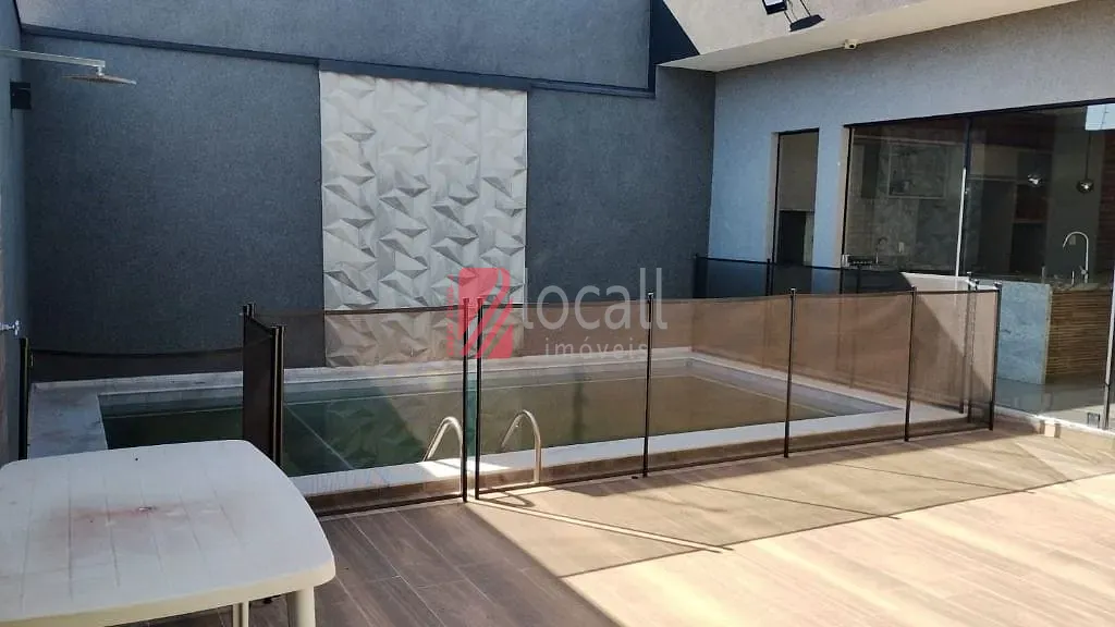 Casa com 4 quartos à venda, 250m² — foto 23 de 28