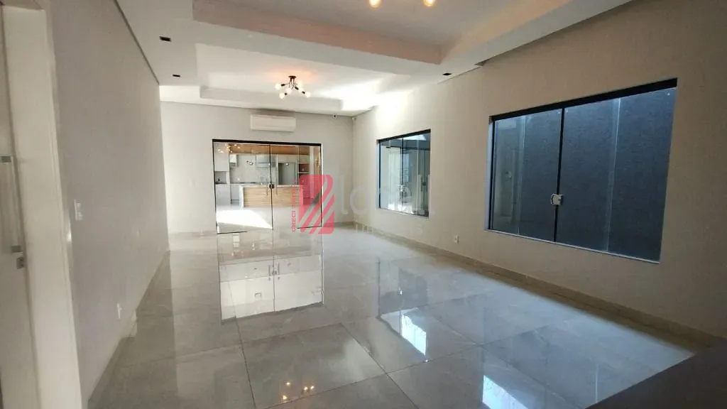 Casa com 4 quartos à venda, 250m² — foto 2 de 28