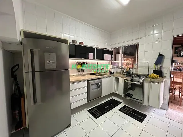 Casa com 150m² 3 quartos e 2 banheiros, à venda, no bairro Jardim das Indústrias em São José dos Campos