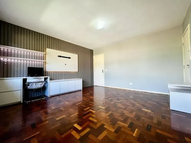 Casa com 364m² 4 quartos e 4 banheiros, à venda, no bairro Centro Cívico em Curitiba
