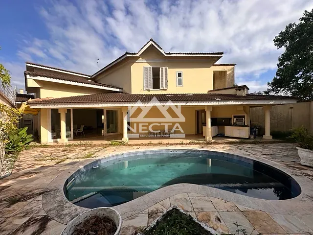 Casa com 450m² 4 quartos e 5 banheiros, à venda, no bairro Sumaré em Caraguatatuba