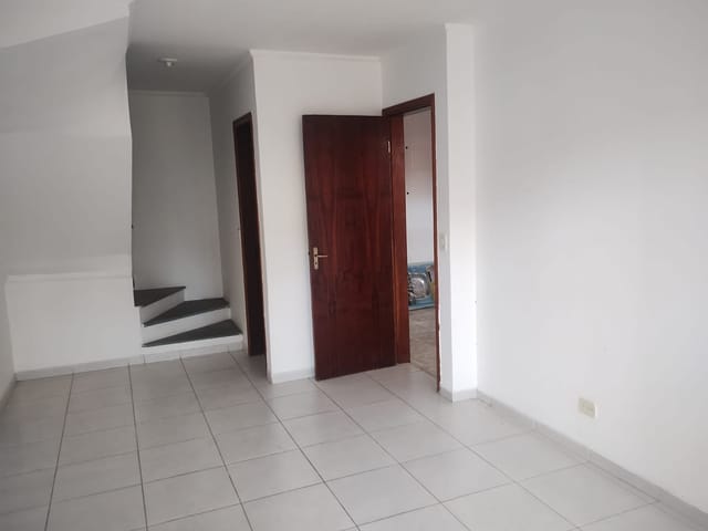 Sobrado 2 quartos e 2 banheiros, à venda, no bairro Jardim Lúcio de Castro em São Paulo