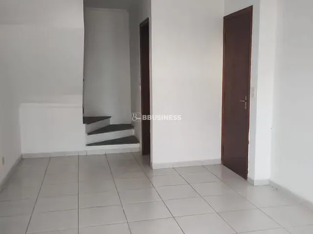 Sobrado 2 quartos e 2 banheiros, à venda, no bairro Jardim Lúcio de Castro em São Paulo
