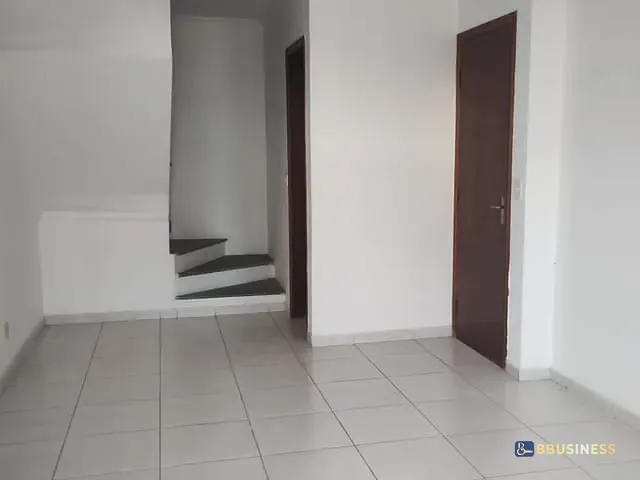 Sobrado 2 quartos e 2 banheiros, à venda, no bairro Jardim Lúcio de Castro em São Paulo