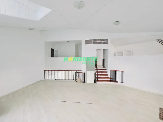 Casa com 419m² 4 quartos e 7 banheiros, à venda, no bairro Urbanova em São José dos Campos