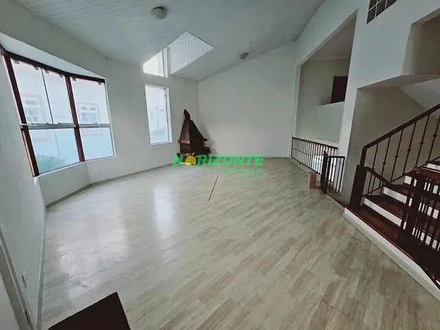 Casa com 419m² 4 quartos e 7 banheiros, à venda, no bairro Urbanova em São José dos Campos