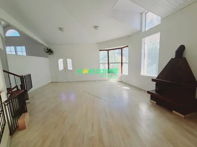 Casa com 419m² 4 quartos e 7 banheiros, à venda ou para alugar, no bairro Urbanova em São José dos Campos