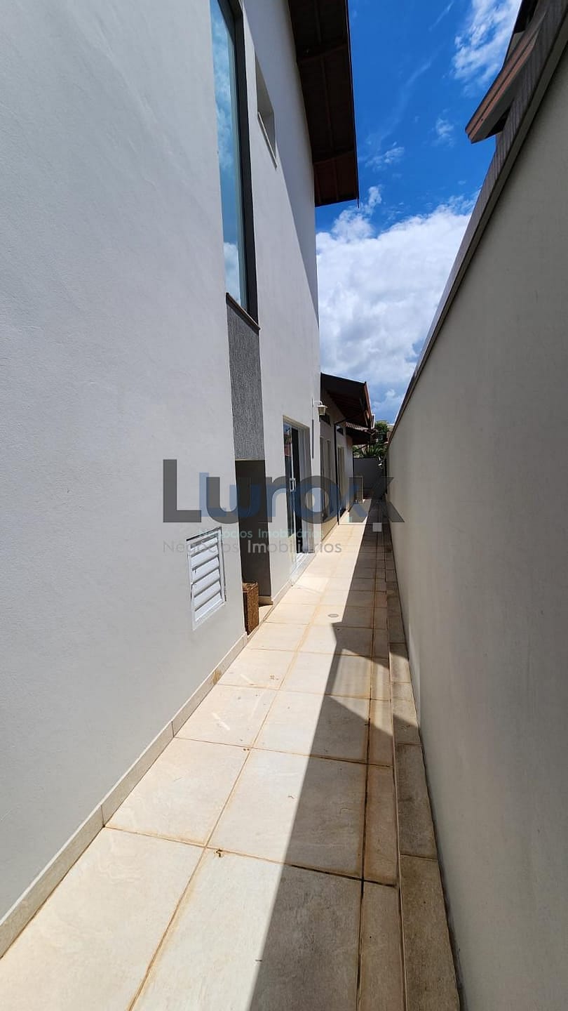 Casa, 4 quartos, 270 m² - Foto 37