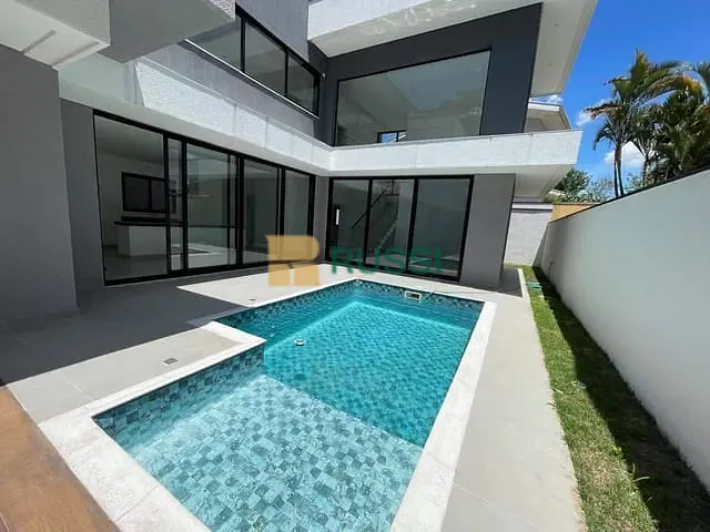 Casa com 367m² 4 quartos e 4 banheiros, à venda, no bairro Urbanova III em São José dos Campos