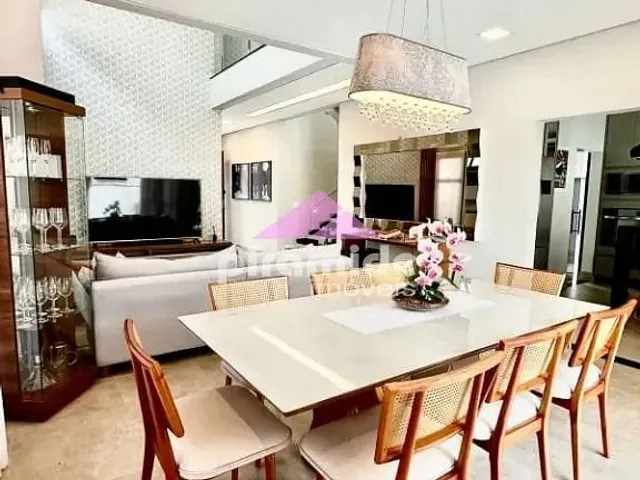 Casa com 300m² 4 quartos e 5 banheiros, à venda, no bairro Villa Branca em Jacareí