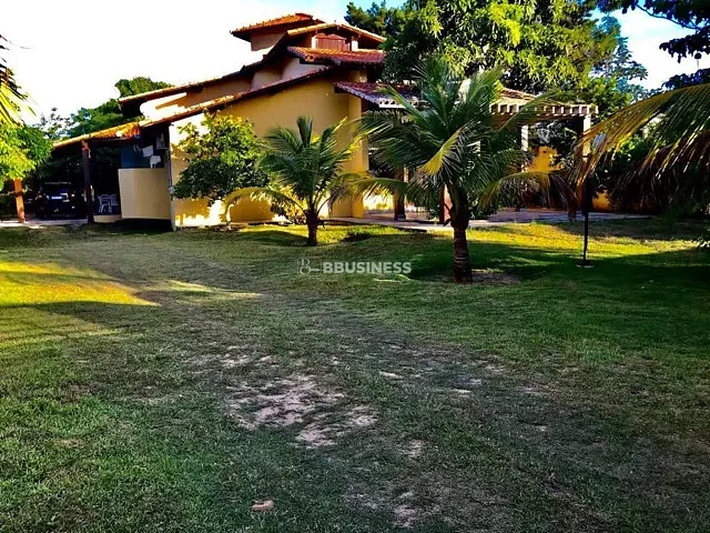 Casa com 1500m² 4 quartos e 6 banheiros, à venda ou para alugar, no bairro São João da Barra em São João da Barra