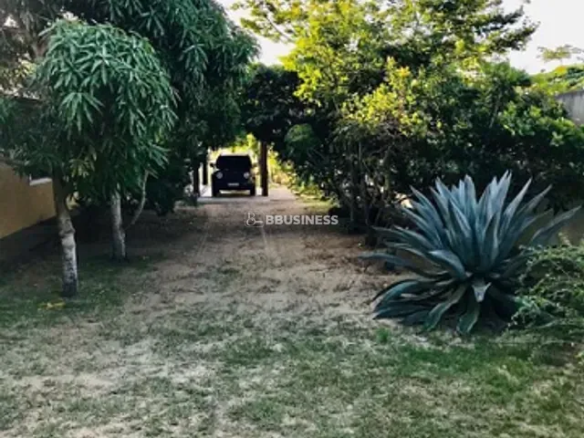 Casa com 1500m² 4 quartos e 6 banheiros, à venda ou para alugar, no bairro São João da Barra em São João da Barra