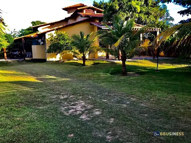 Casa com 1500m² 4 quartos e 6 banheiros, à venda ou para alugar, no bairro São João da Barra em São João da Barra