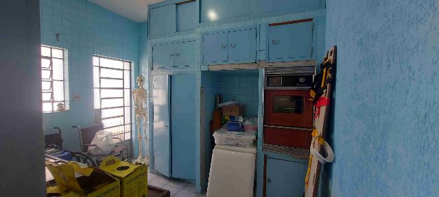 Casa com 553m², para alugar, no bairro Centro em Pindamonhangaba