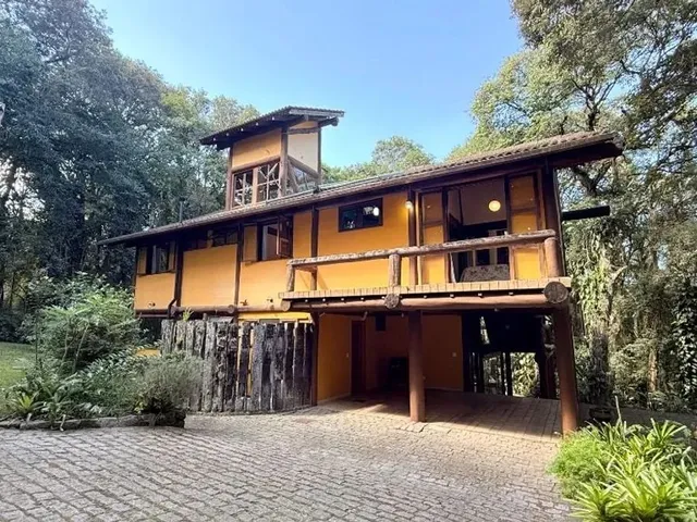Casa com 4880m² 3 quartos e 3 banheiros, à venda, no bairro Pousada Quatro Barras em Quatro Barras