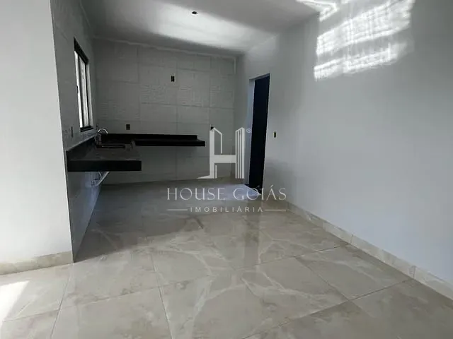 Casa com 180m² 3 quartos e 2 banheiros, à venda, no bairro Jardim Himalaia em Aparecida de Goiânia