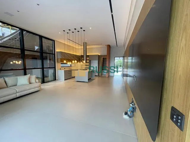 Casa com 275m² 4 quartos e 5 banheiros, à venda, no bairro Condomínio Residencial Montserrat em São José dos Campos