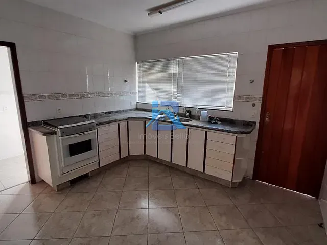 Casa com 295m² 3 quartos e 2 banheiros, à venda, no bairro Vila Mutton em Itatiba