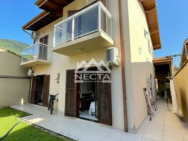Casa com 342m² 4 quartos e 6 banheiros, à venda, no bairro Toninhas em Ubatuba