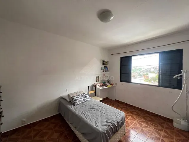 Casa com 125m² 3 quartos e 1 banheiro, à venda, no bairro Vila Magini em Mauá
