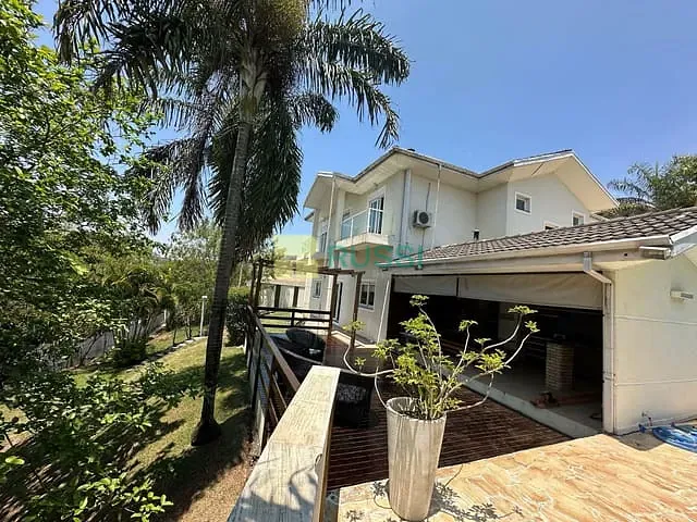 Casa com 1140m² 4 quartos e 6 banheiros, à venda ou para alugar, no bairro Condomínio Residencial Mirante do Vale em Jacareí