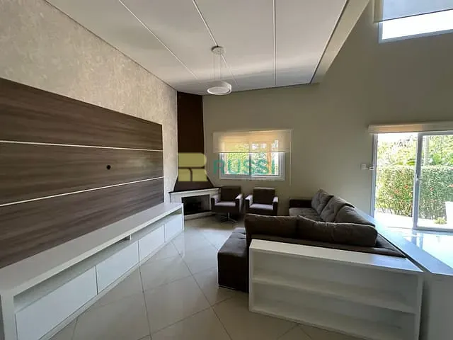Casa com 1140m² 4 quartos e 6 banheiros, à venda ou para alugar, no bairro Condomínio Residencial Mirante do Vale em Jacareí