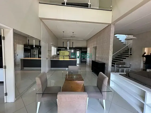 Casa com 1140m² 4 quartos e 6 banheiros, à venda ou para alugar, no bairro Condomínio Residencial Mirante do Vale em Jacareí