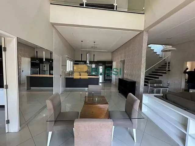 Casa com 1140m² 4 quartos e 6 banheiros, à venda ou para alugar, no bairro Condomínio Residencial Mirante do Vale em Jacareí
