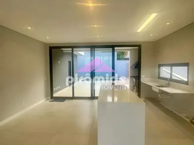 Casa com 388m² 4 quartos e 4 banheiros, à venda, no bairro Floresta em São José Dos Campos