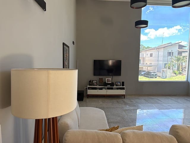 Casa com 1025m² 4 quartos e 5 banheiros, à venda, no bairro San Diego em Vargem Grande Paulista