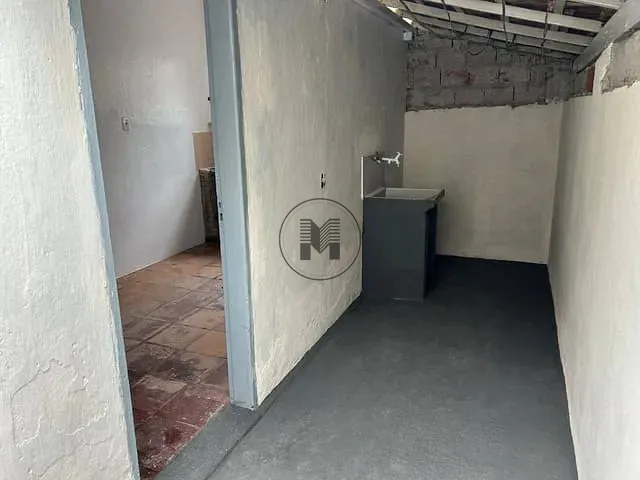 Casa 2 quartos e 1 banheiro, para alugar, no bairro Nova Guará em Guaratinguetá