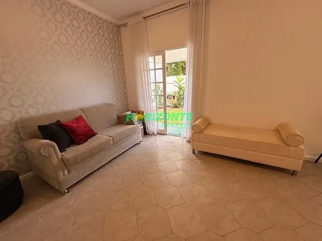 Casa 3 quartos e 2 banheiros, à venda, no bairro Urbanova em São José dos Campos